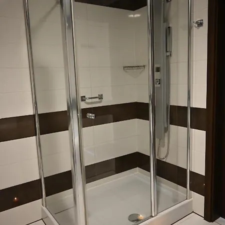 - Z Aneksem Kuchennym 3*