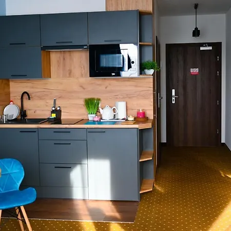 - Z Aneksem Kuchennym 3*