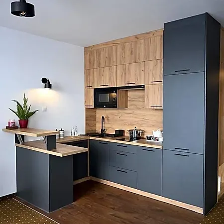 - Z Aneksem Kuchennym Aparthotel 3*