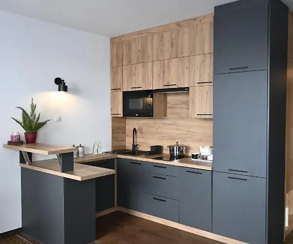 - Z Aneksem Kuchennym