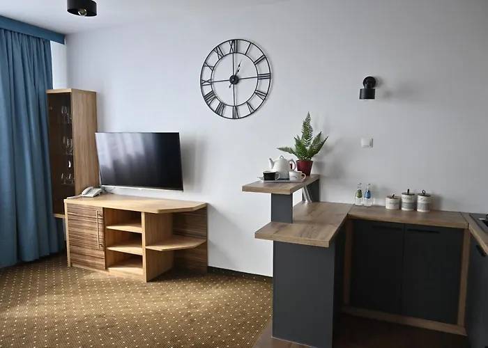 - Z Aneksem Kuchennym